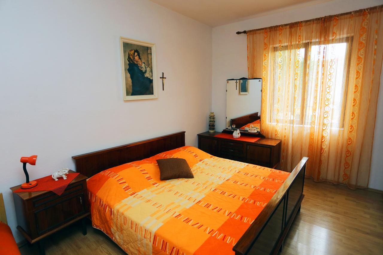 Apartments M&J Supetar Exterior photo
